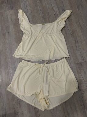 Re/Done Cream Two-Piece Sleep Set - Knit Tank & Drawstring Shorts